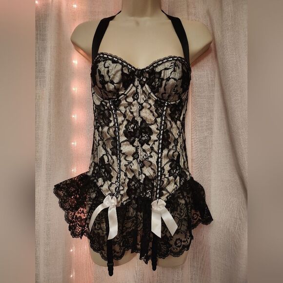 Frederick's of Hollywood Corset size 36. - Picture 1 of 6